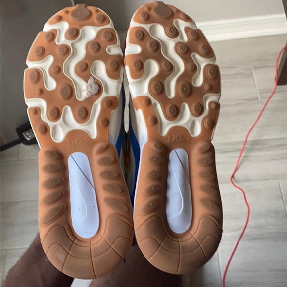 Women’s Airmax 270 React “Legend of Her” - Picture 2 of 4